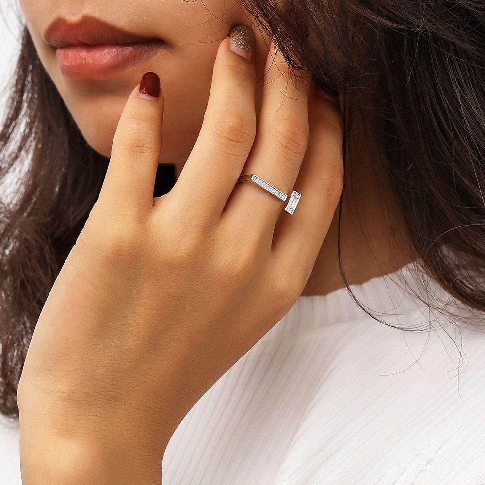 Wholesale Moissanite T-Shaped White Gold Moissanite Ring for Women