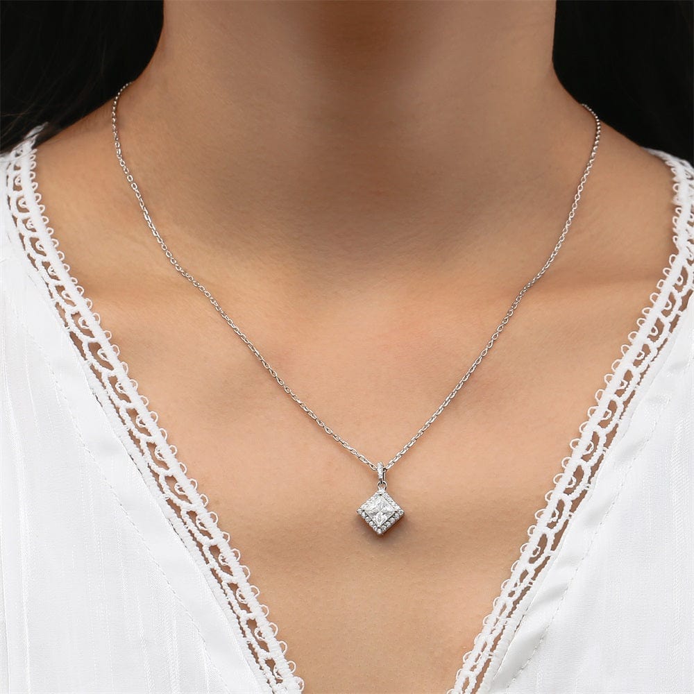 Wholesale  Moissanite Pendant Necklace VVS1 1.0 Carats 0084