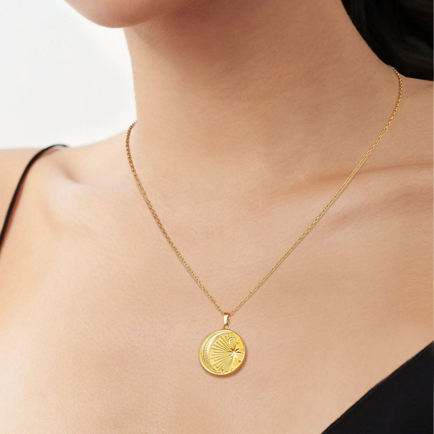 Wholesale Light Moon Star Gold Coin Pendant Necklace for Women