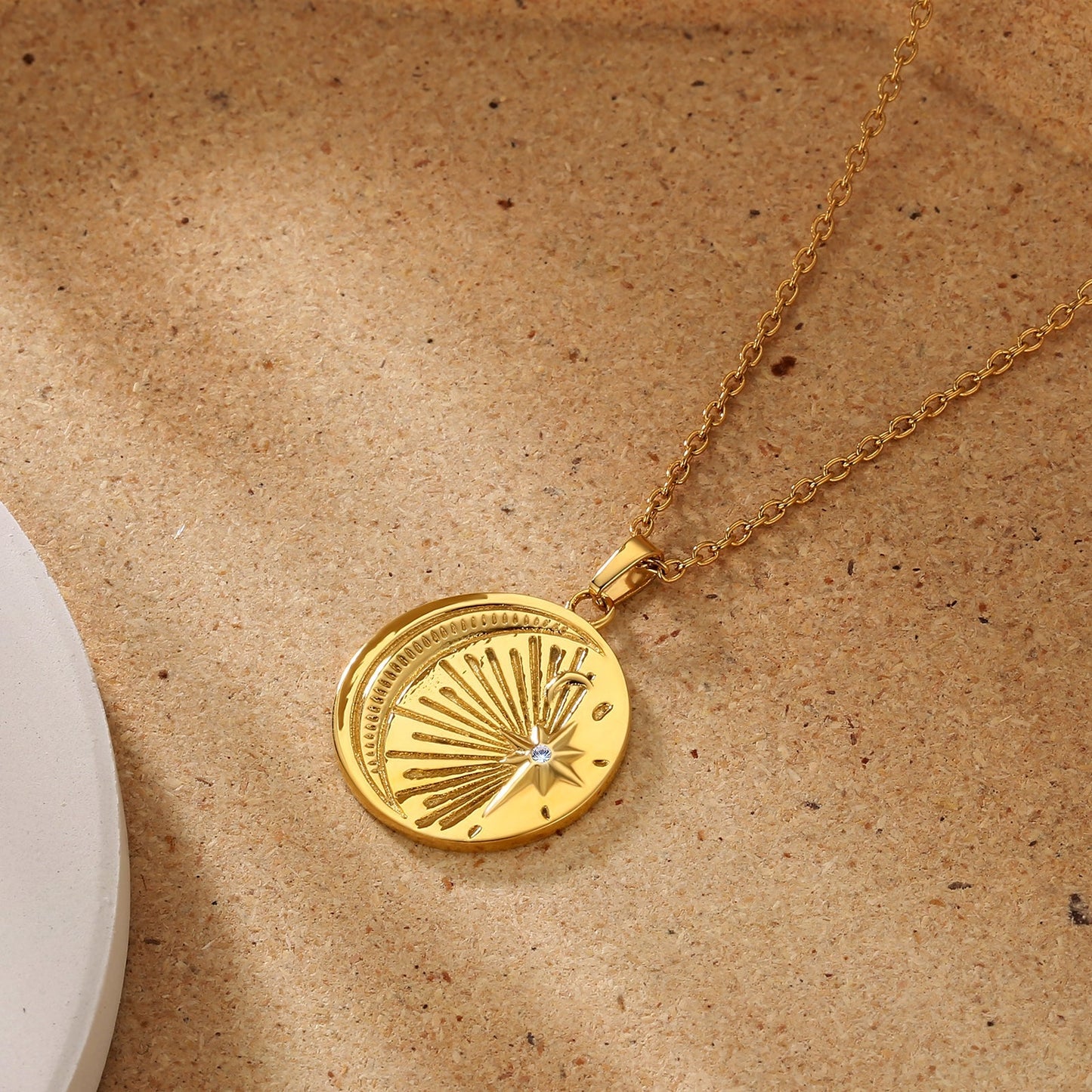 Wholesale Light Moon Star Gold Coin Pendant Necklace for Women