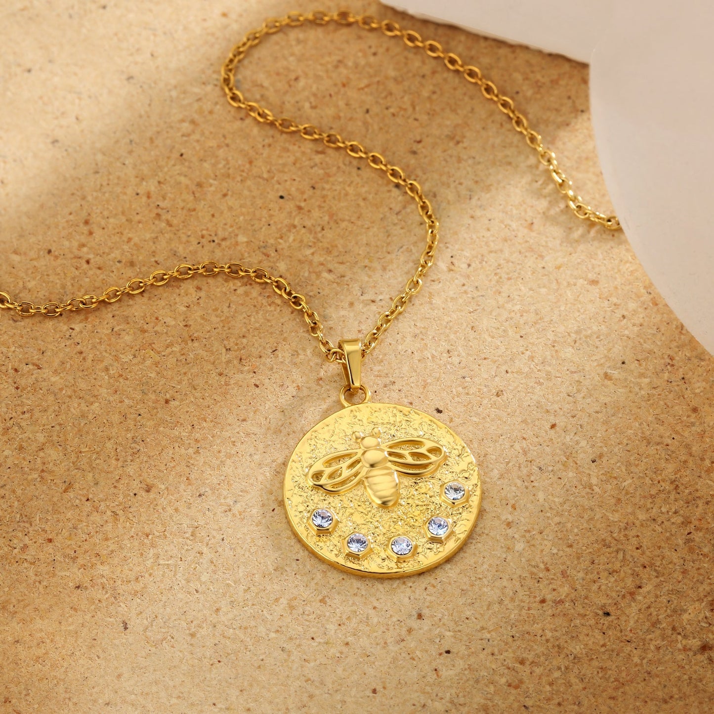 Wholesale Bee Gold Coin Pendant Necklace for Women