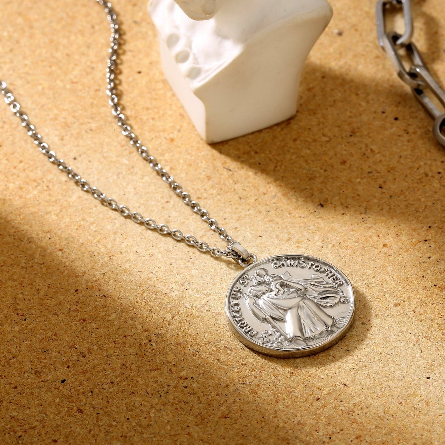 Wholesale Christopher Gold Coin Pendant Necklace for Women