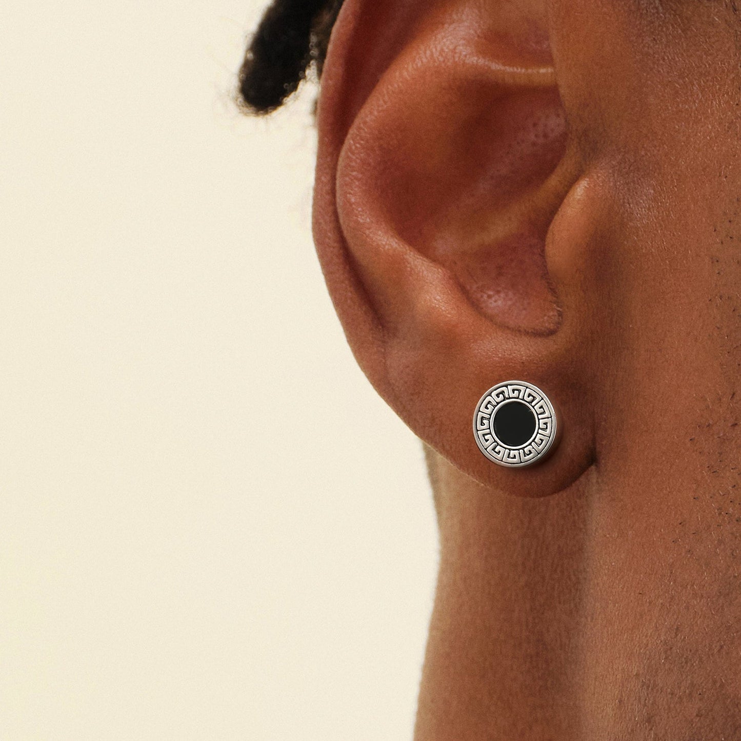 Wholesale Men's Earrings 8.5mm Vintage Black Agate Round Iced Stud Earrings for Men