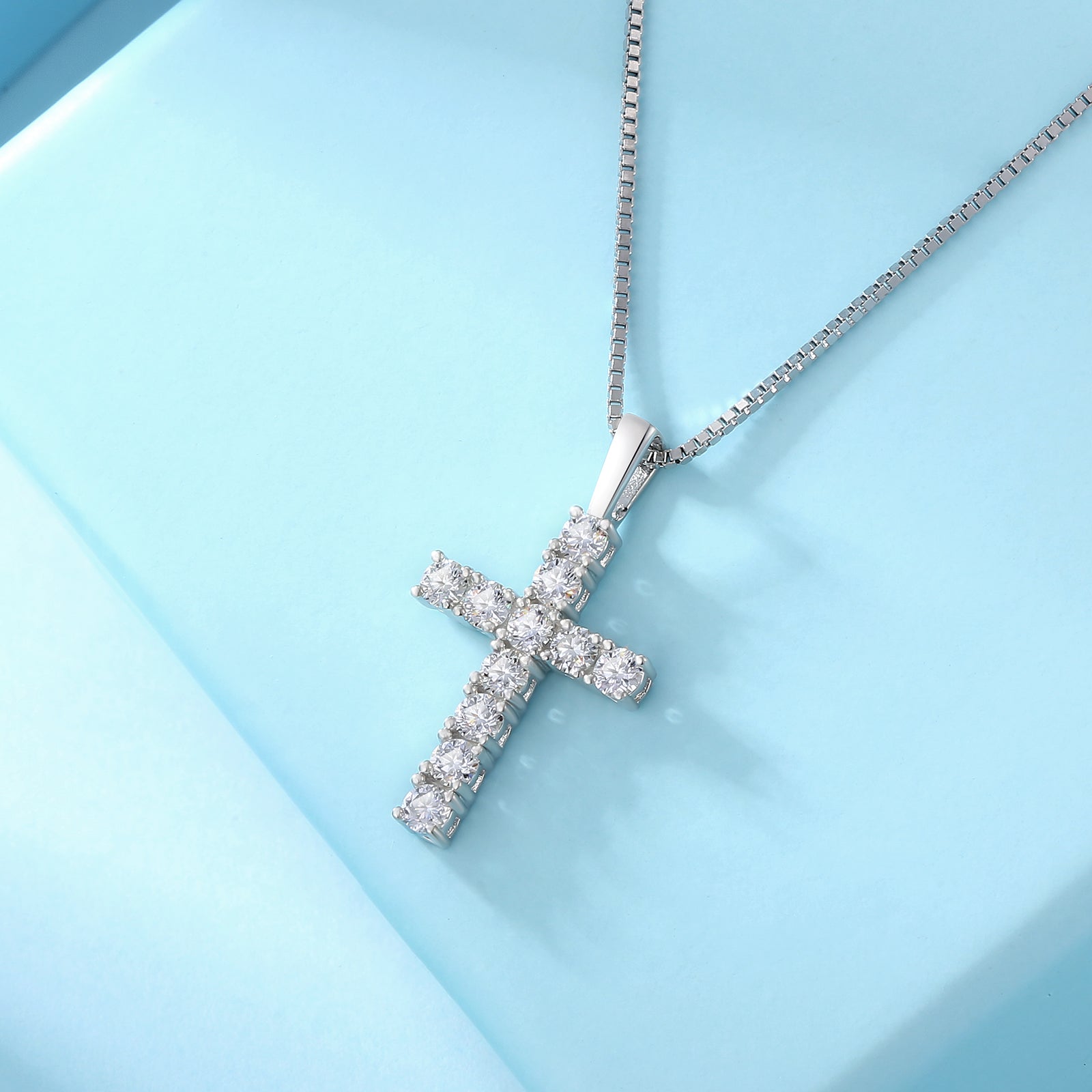 0.70 Carats VVS1 Moissanite Cross Pendant for Women 14K Gold/White Gold